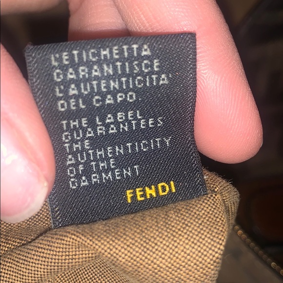 Fendi bag authentic 💯present - Picture 6 of 8